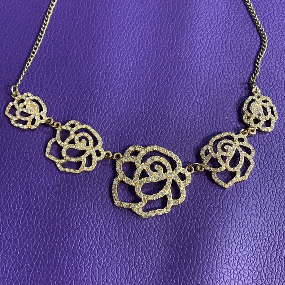 Gold Roses Necklace - Picture 2 of 5